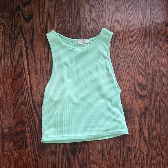 Green ardene tank - Picture 2 of 3